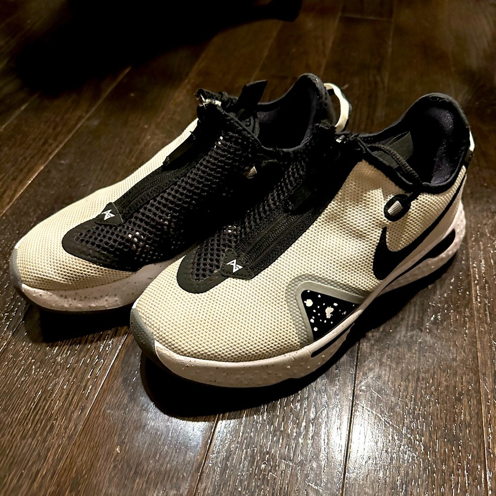 Boys Nike basketball tennis shoes, size 8